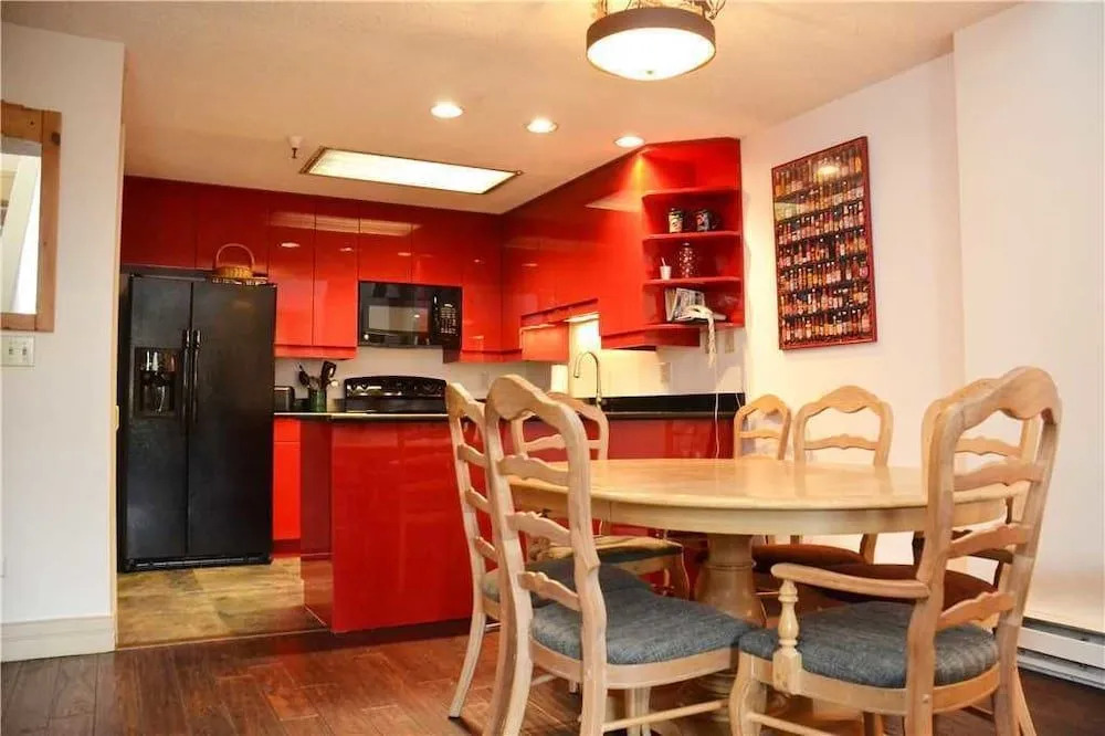 Village Chateaux 1053 by Great Western Lodging