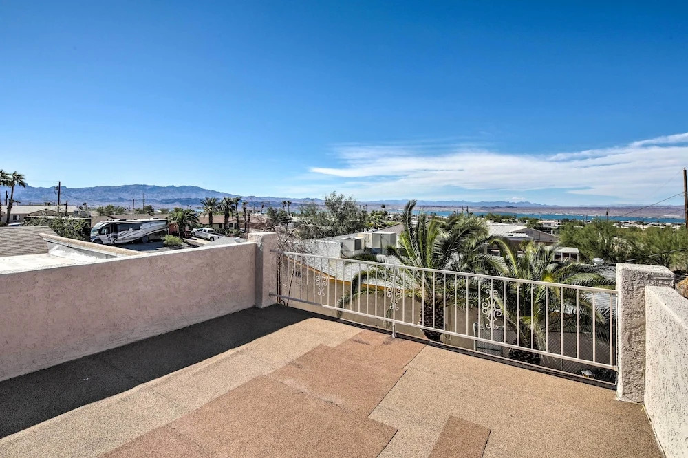 Modern Lake Havasu Retreat: Lake & Mountain Views!