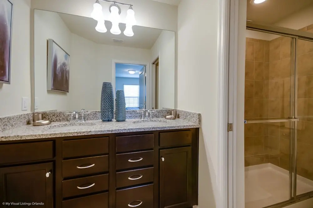 Solterra - 5569 Misty Oak Circle