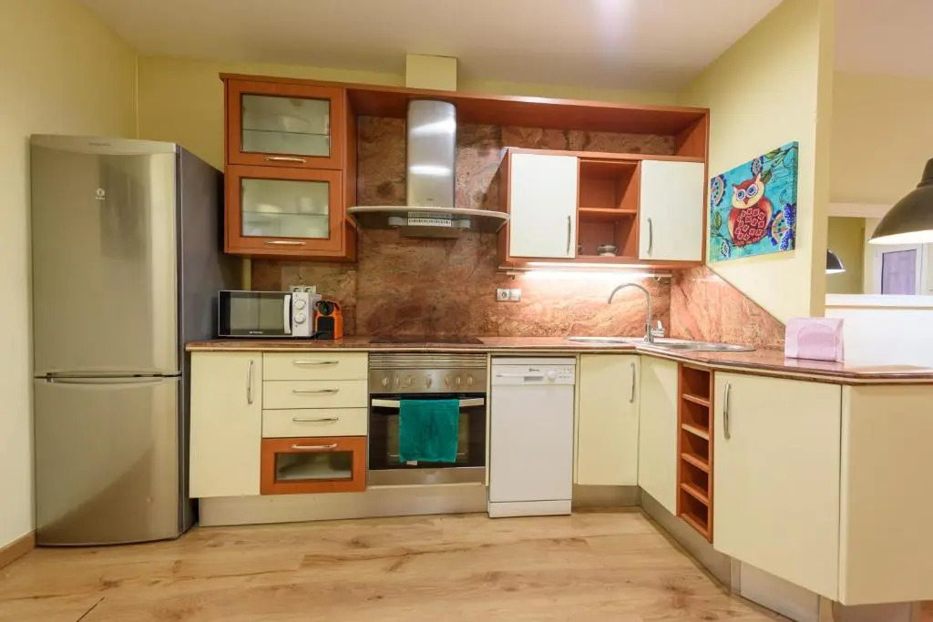 RamblasRentals Chic & Spacious Flat Pool Table 15M Ramblas - Parking - Wifi