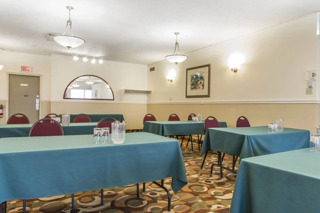 Quality Hotel & Suites