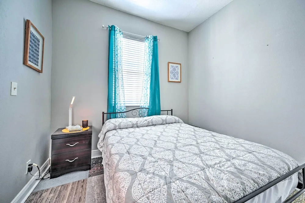 Updated Ybor City Duplex ~ 1/2 Mi to Seventh Ave!