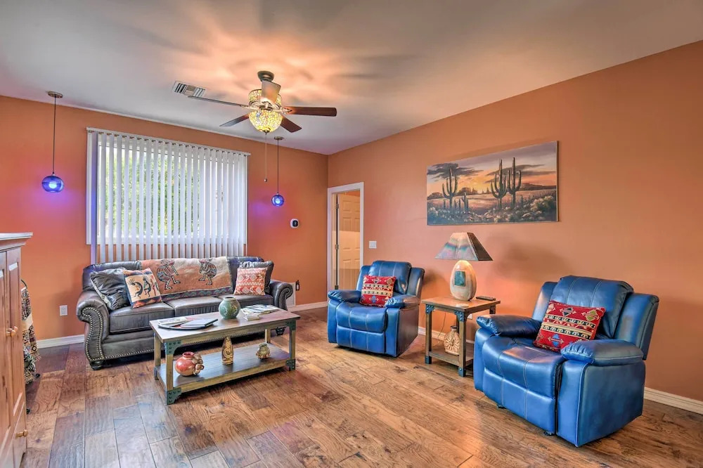 Shared Backyard & Hot Tub: Restful Mesa Retreat!