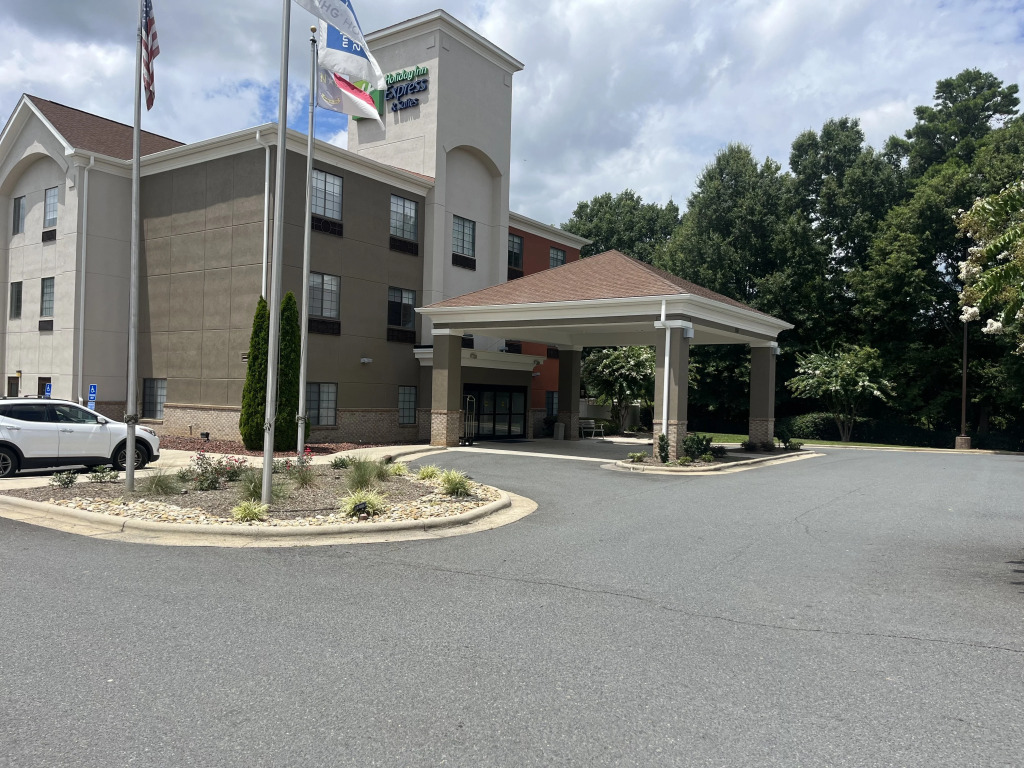 Holiday Inn Express & Suites Albermarle by IHG