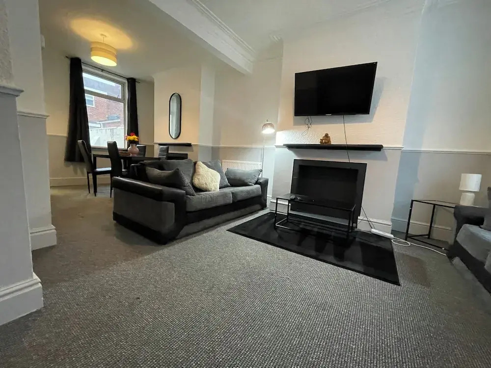 Cozy 2 Bedroom Property With all Amenities