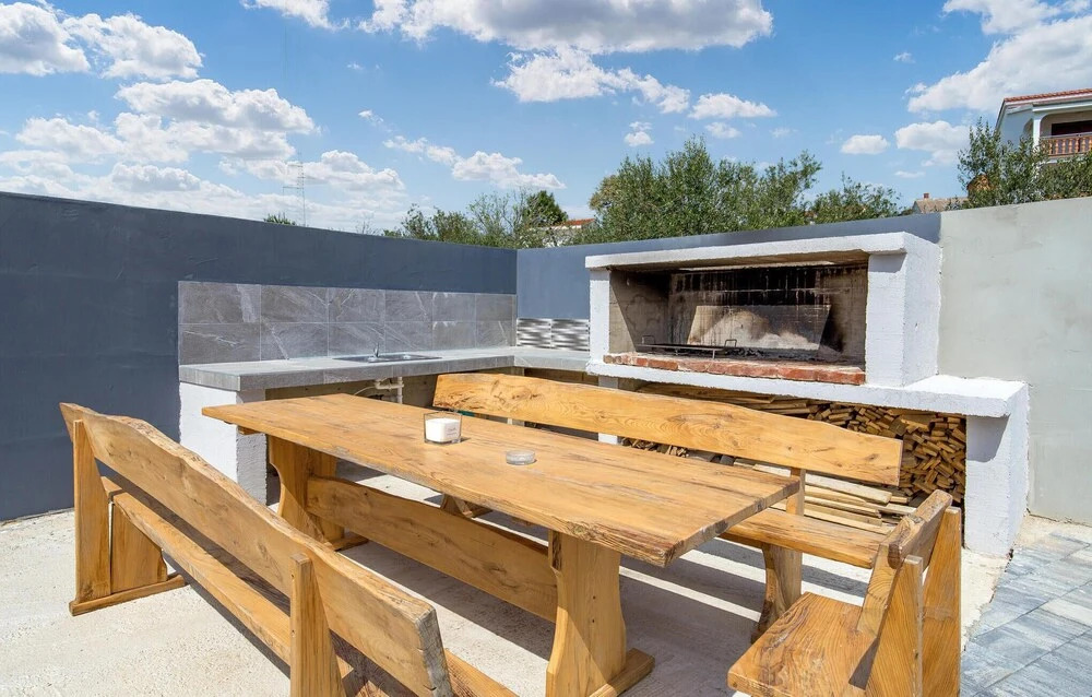 Amazing Home in Rab With Wifi, 4 Bedrooms and Swimming Pool