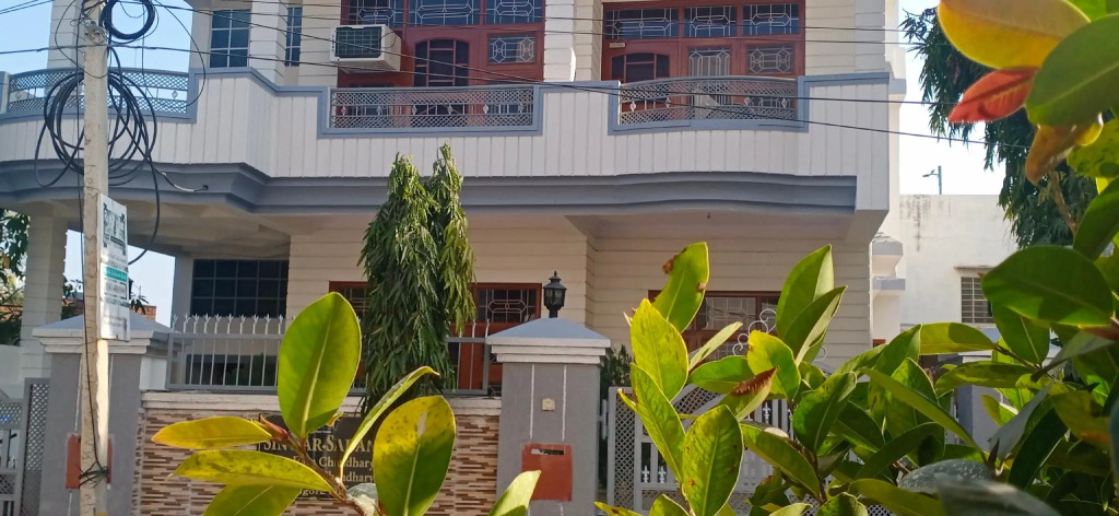 Sujhavs Hotel
