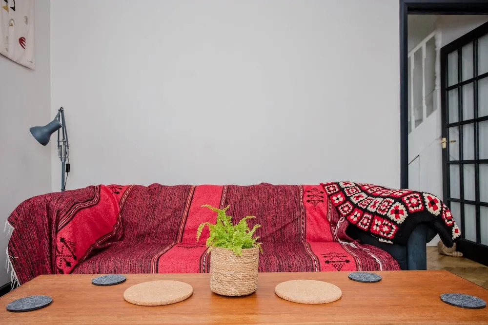 Stunning 2 Bedroom House in De Beauvoir Town