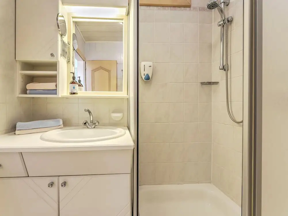 Plush Apartment in St. Kanzian am Klopeinersee with Sauna