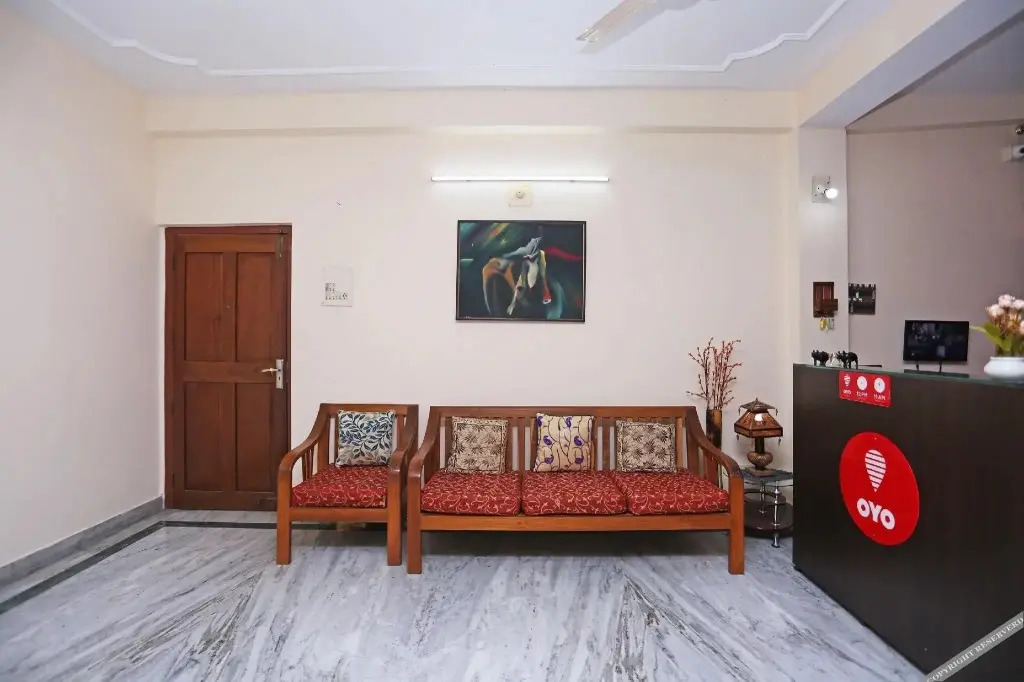 Home Stay Down Town By OYO Rooms