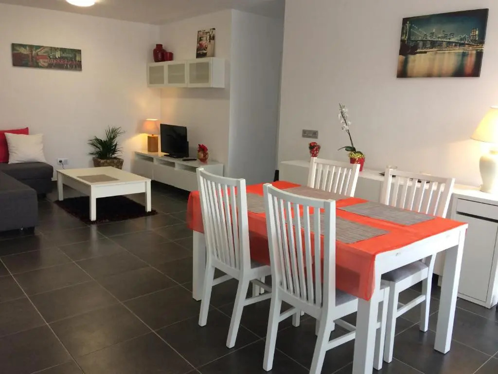 TOP New apartment center Los Cristianos