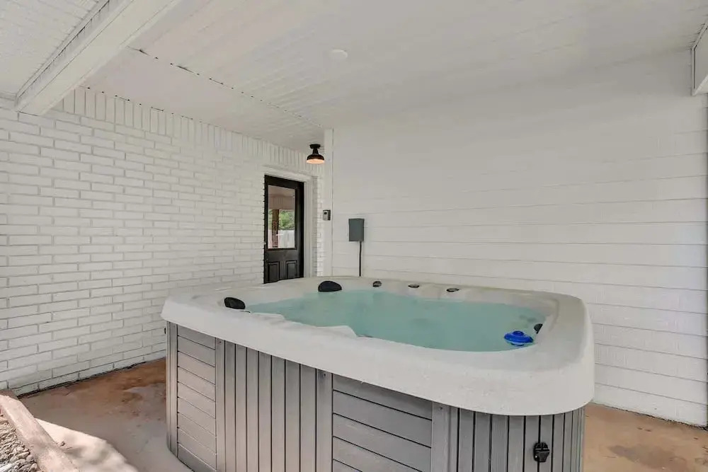 Wanderlust #4 Hot Tub Shared Outdoor Space