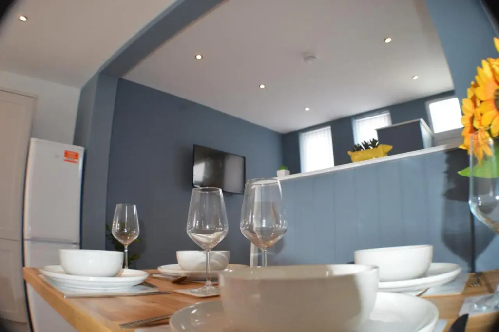 Birkenhead - 2 Bedroom House