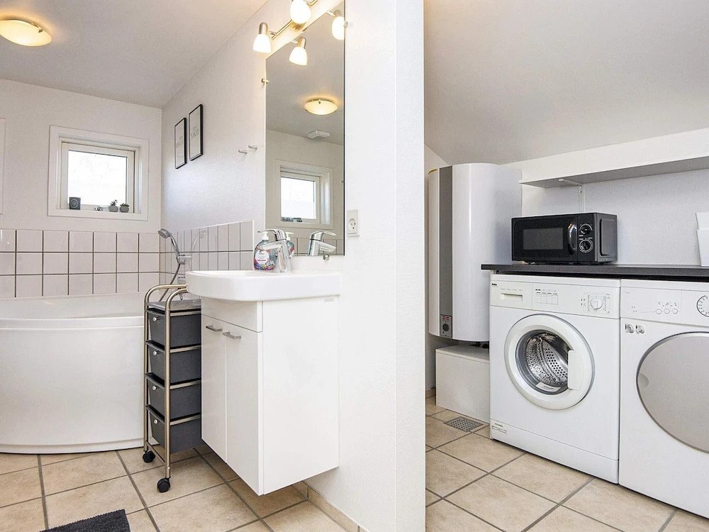 Three-Bedroom Holiday Home In Tarm