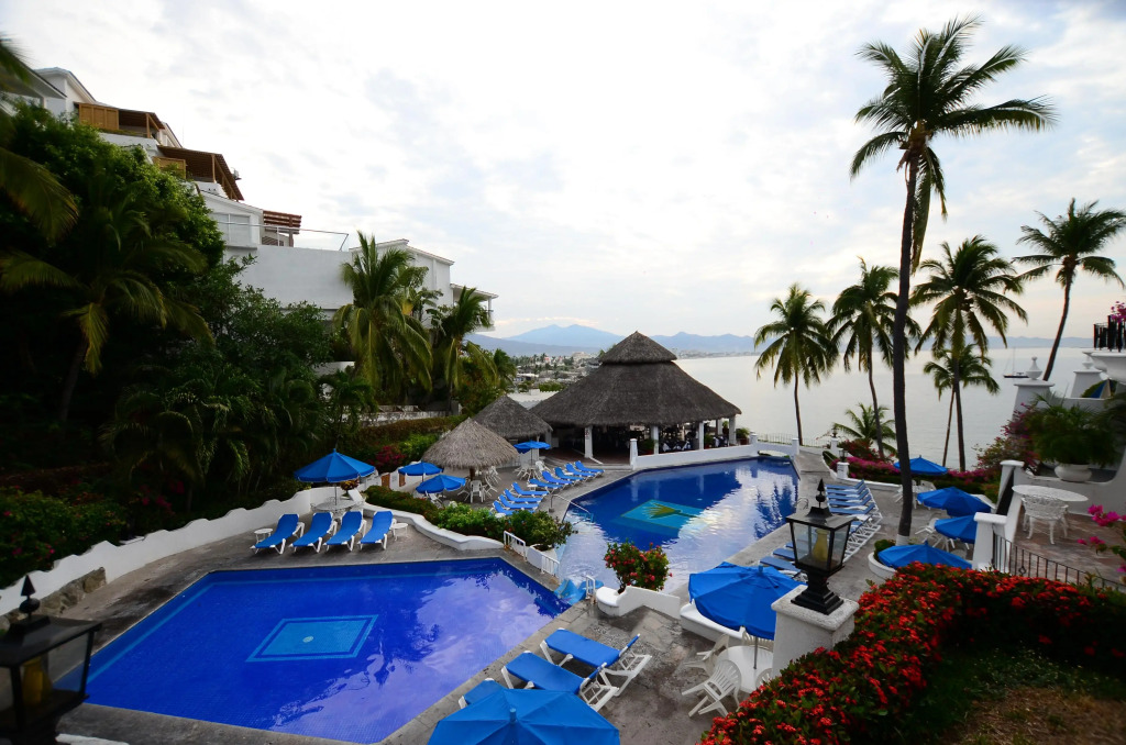 Dolphin Cove Inn