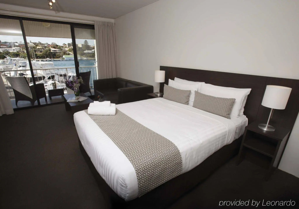 Pier 21 Riverside Apartment Hotel