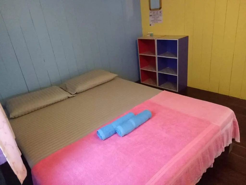 TA YAI HOMESTAY