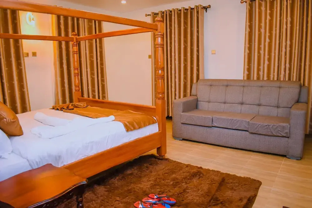 Lux Suites Lions Den Holiday Homes