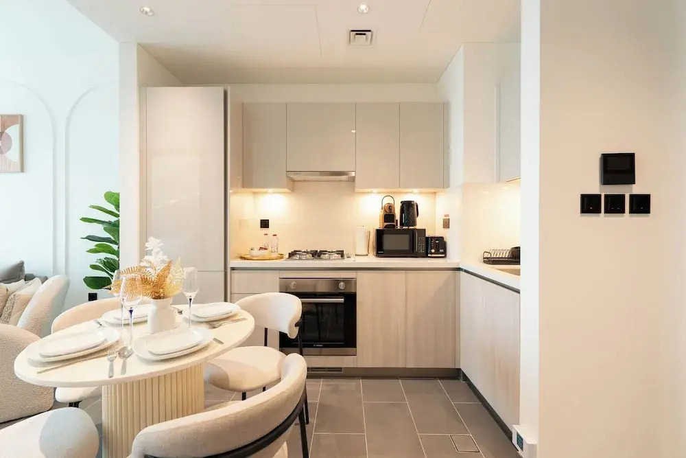 Chic 1BR Apartment - The Crest Dubai