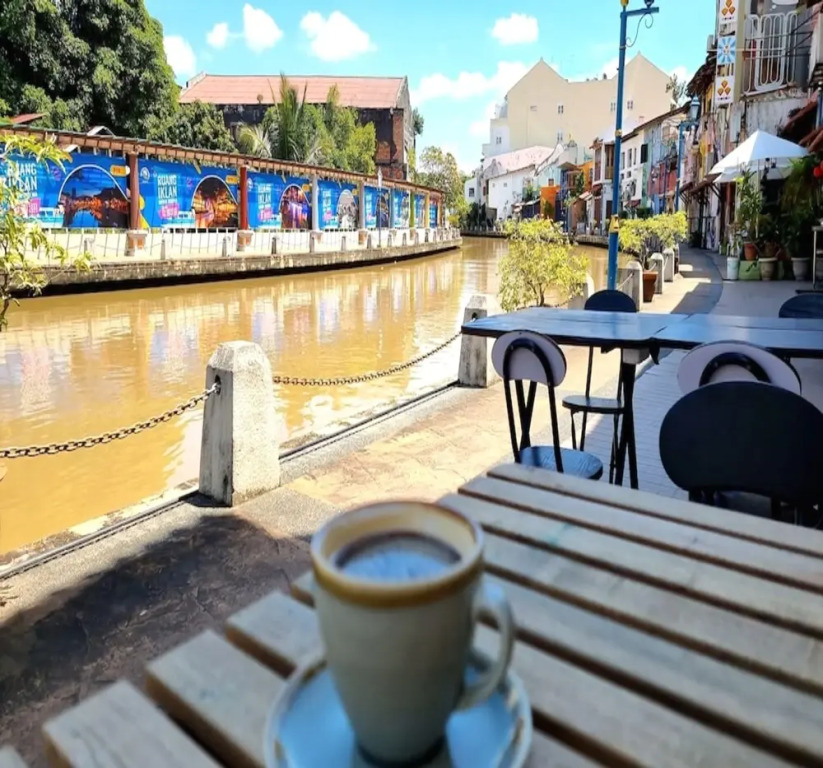 Vspace Plt Guesthouse & Cafe