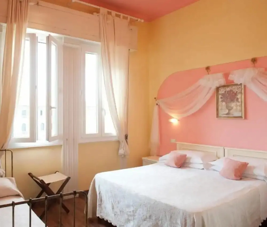 Room-viareggio Old Style Sea View
