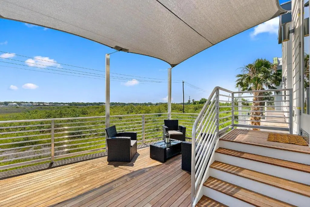 200 Riberia - Downtown Waterfront Luxury Home