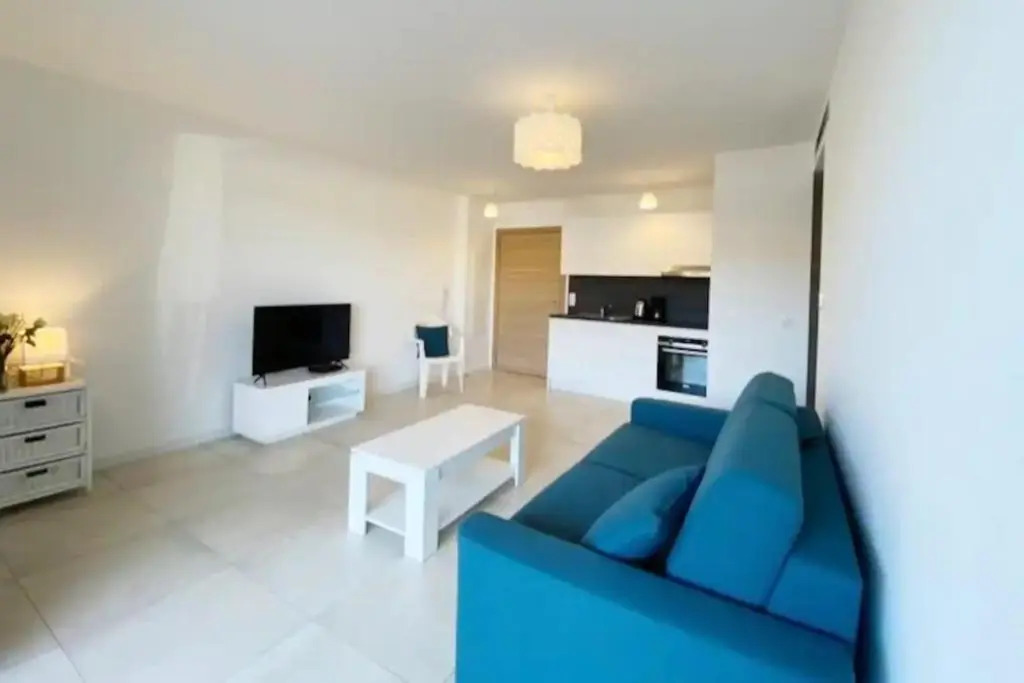 Sublime 40m near the beach of Agosta!
