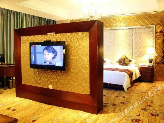Four Seasons Moon Hotel