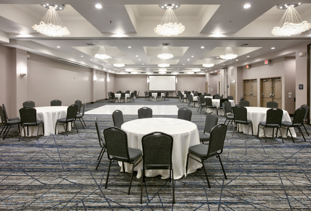 Holiday Inn Express & Suites North Dallas at Preston by IHG
