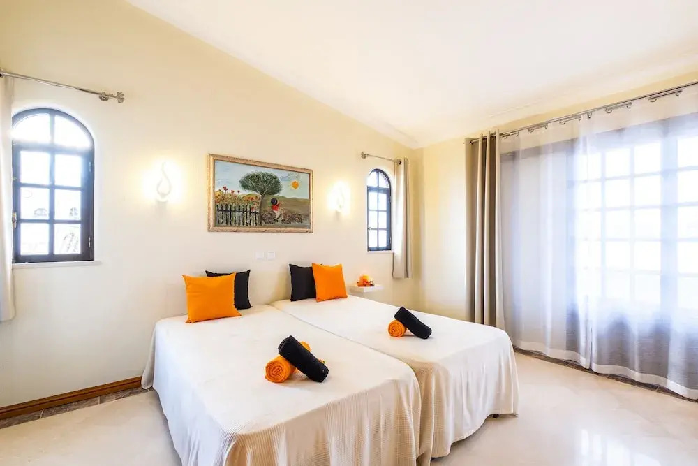 Villa Molucas - Moradia encantadora com piscina aquecível e BBQ - Albufeira