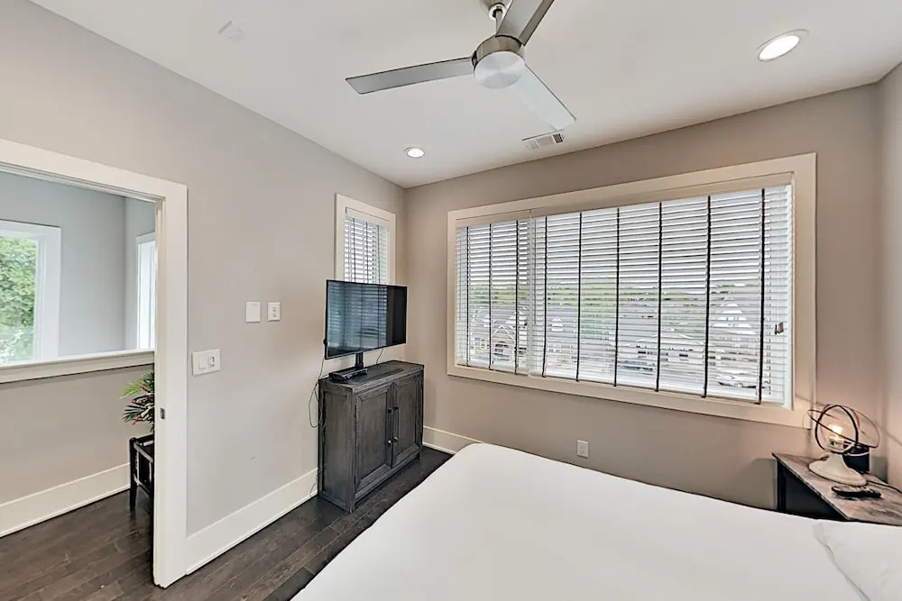 2003 Beech Ave Townhouse 3 Bedrooms 3.5 Bathrooms Townhouse