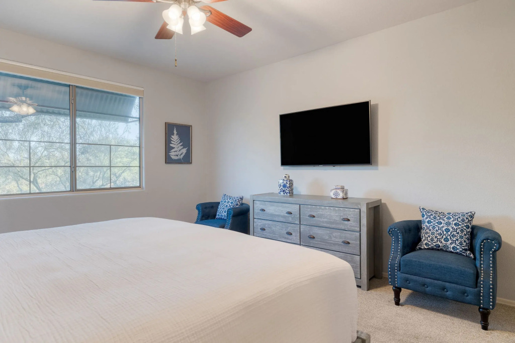 Desert Village Vista by Avantstay Patio w/ Fire Pit, Pool Access
