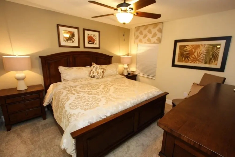 Beautiful 8 Bedroom 5 Bath Pool Home With Movie Theater