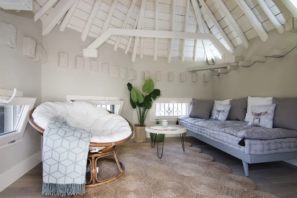 Chezmoihomes Luxury Cathedral Penthouse