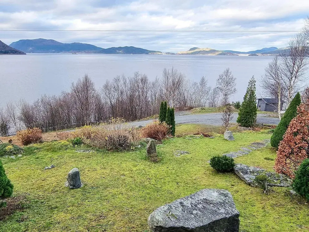 Nice Home In Hundeidvik With House Sea View