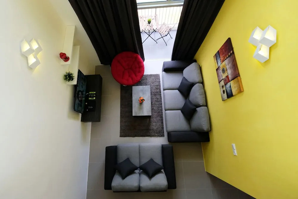 Play Residence at Golden Hills