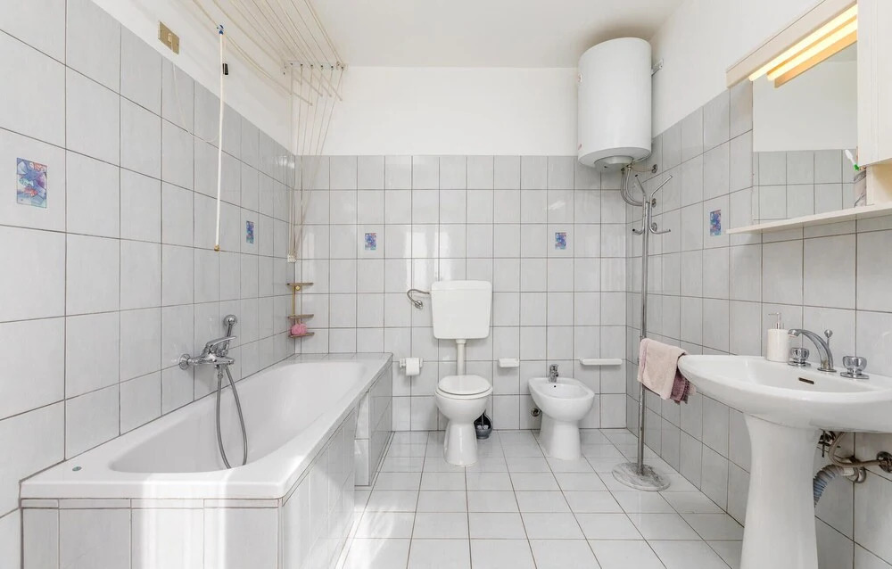 Awesome Home in Vodnjan With Wifi and 2 Bedrooms