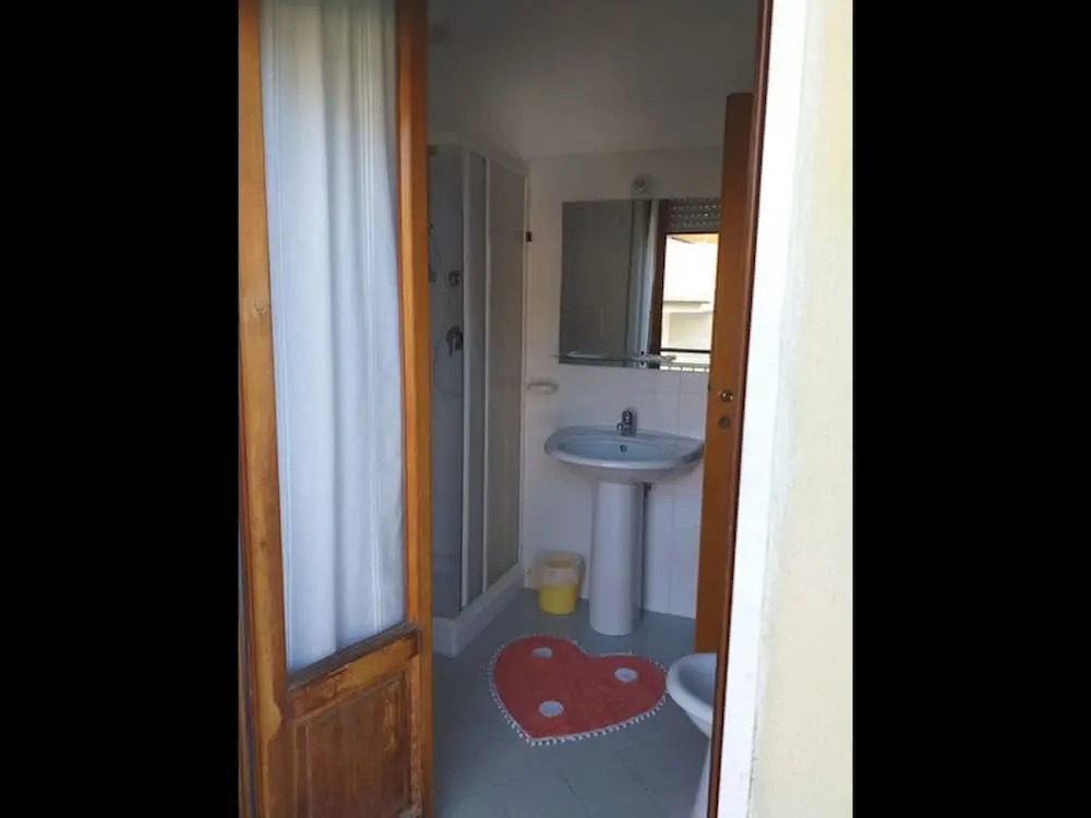 Room in B&B - Quadruple Room in Pineto - A Stone Throw From the sea
