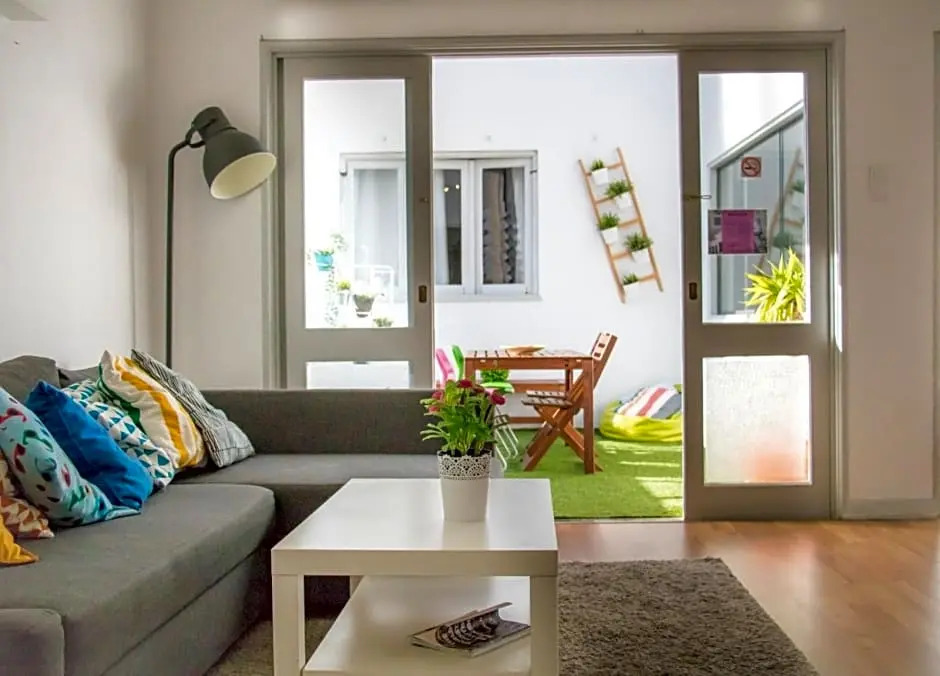 Travel & Live Hostel