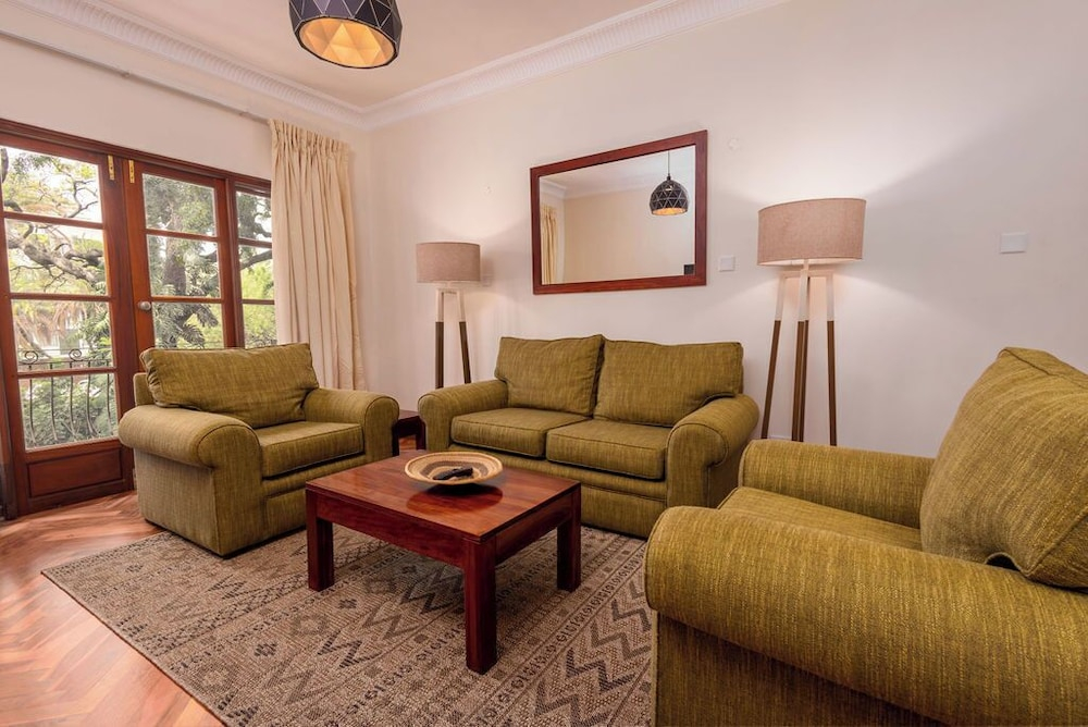 Bronte Hotel
