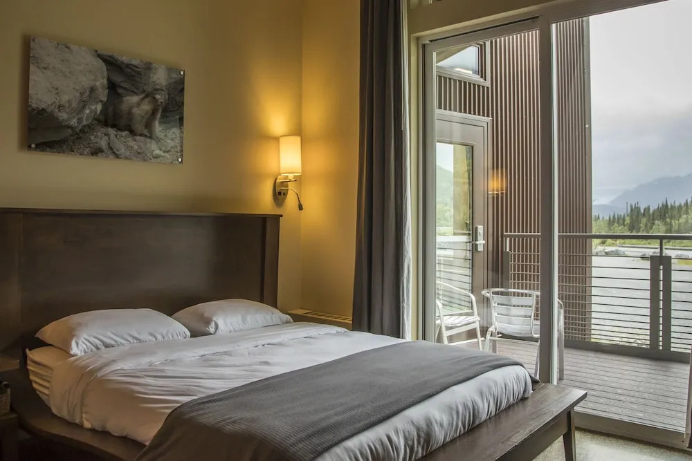 Tsaina Lodge