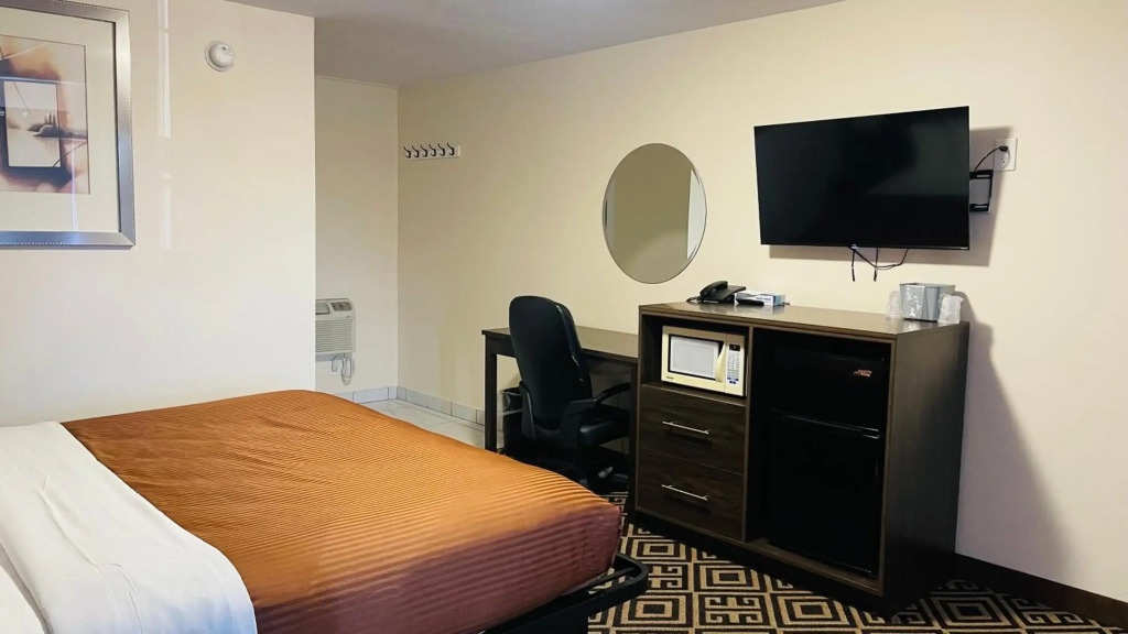 Falls Lodge & Suites