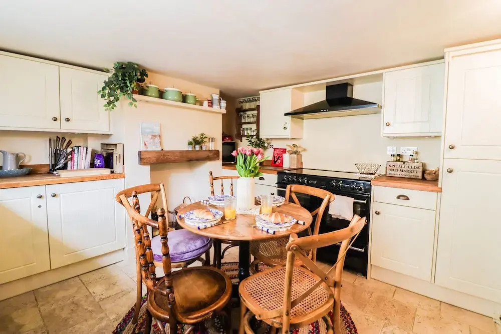 Charming Period Cottage With Free Wifi