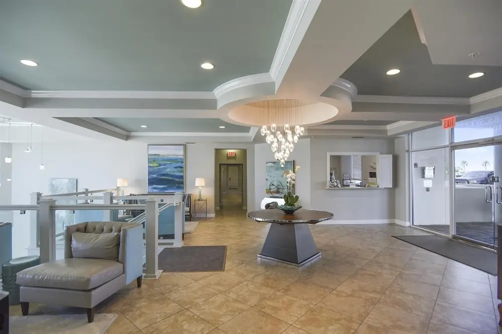 Silver Beach 506 is a gorgeous Gulf Front 4 BR with free beach service - sleeps 8 by RedAwning