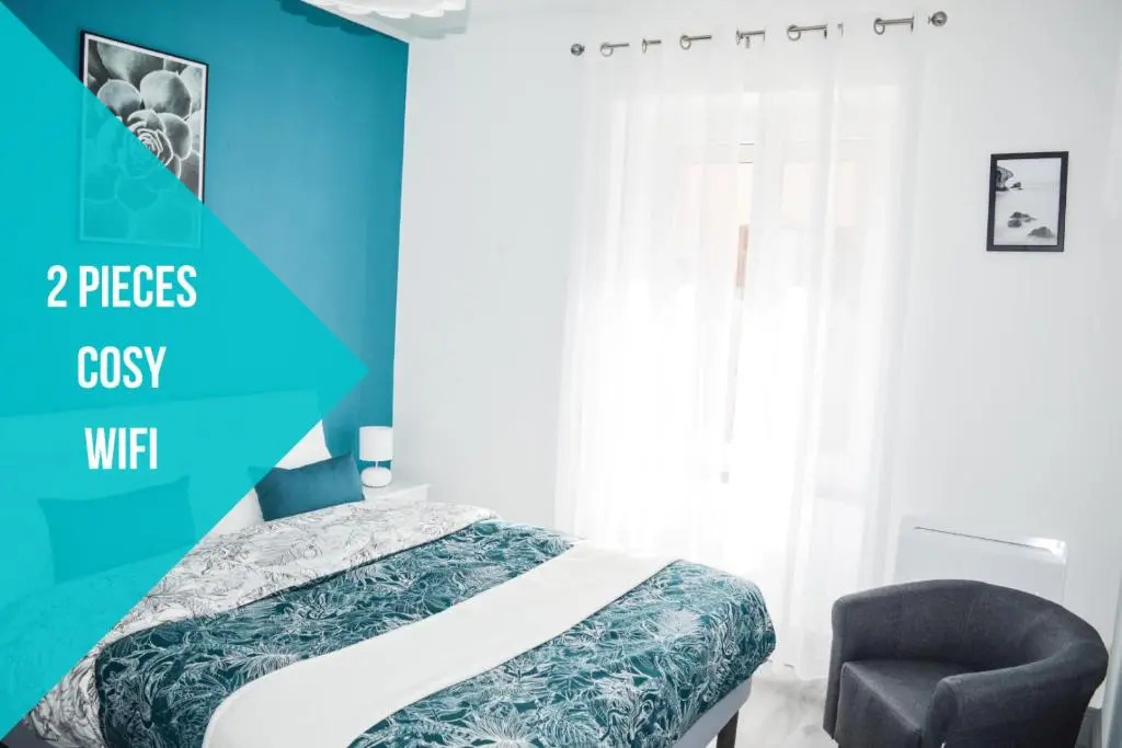 Le Blue St Léon : 2 Pièces Cozy Lit King Size Wifi