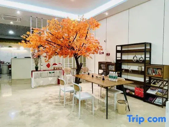 Hongpin Mansion (Guangzhou Baiyun Railway Station Jiangnan Market Store)