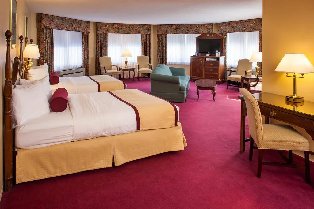 White Mountain Hotel and Resort
