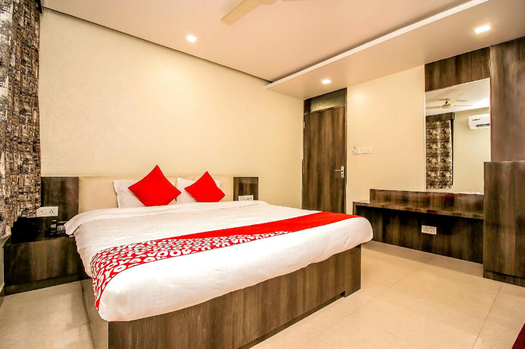 OYO 15424 Hotel Galaxy Palace