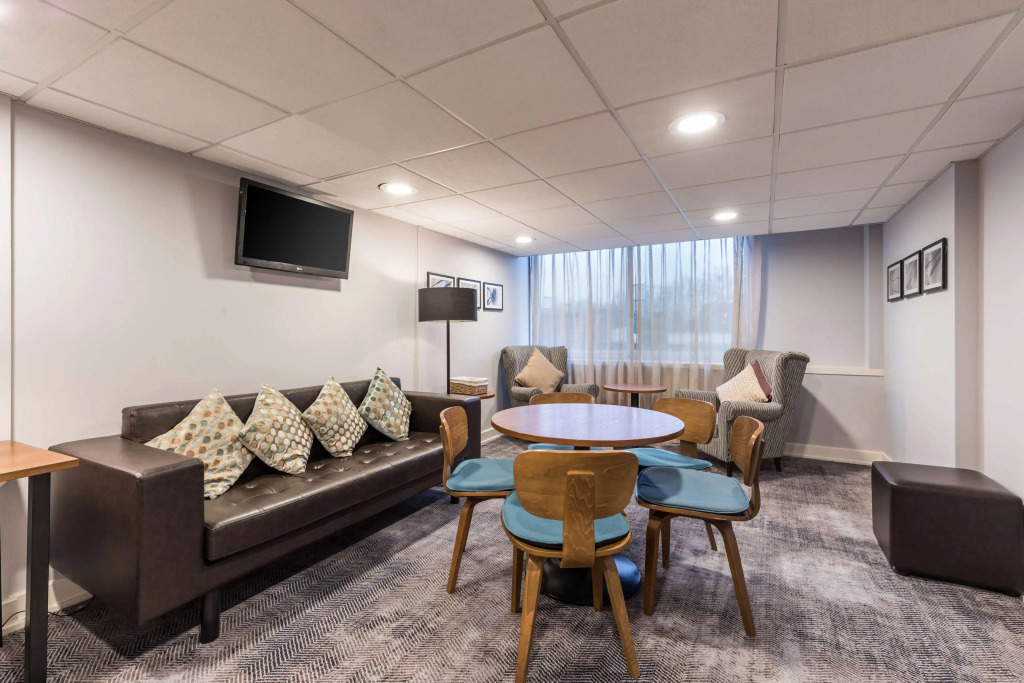 Radisson RED London Heathrow