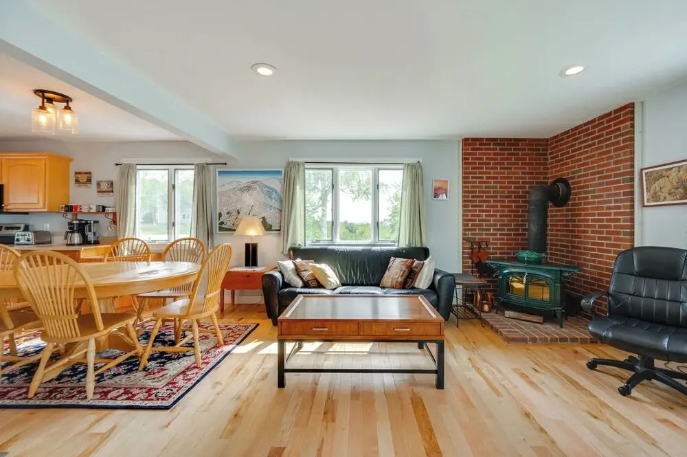 Mtn Views, On-site Trails! Spacious Bartlett Home